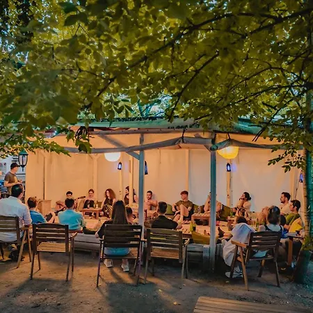 T5 Social * Bükreş
