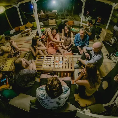 אכסניה T5 Social *