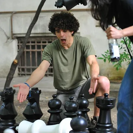 אכסניה T5 Social